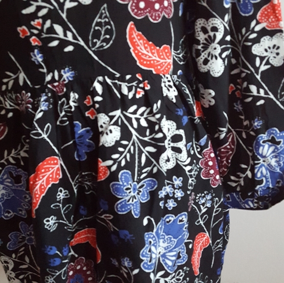 🆕️Multi Floral Pleated Front Dress XS - Picture 5 of 5